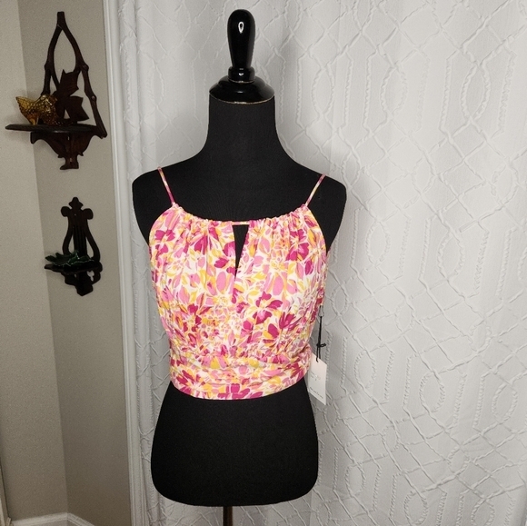 Japna Tops - NWT Japna Feminine Floral Crop Top‎ Size S